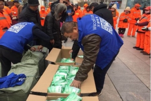 關(guān)愛環(huán)衛(wèi)工人，傳遞公益力量