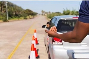 倒車時(shí)怎么判斷距離？老司機(jī)教你幾招