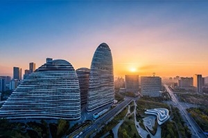 今天，致敬改革開(kāi)放，致敬我們共同奮斗的四十年