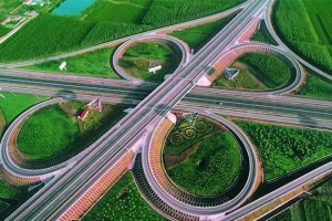 高速公路上如何安全行駛？看完這些指南讓你心不慌