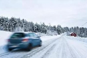 輪胎打滑車(chē)輛失控！ 別慌，這幾招就能救車(chē)！