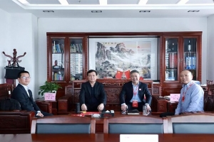 青飲集團(tuán)黨委書記、董事長(zhǎng)一行到訪萬(wàn)順叫車