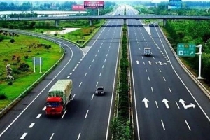 新手跑高速，在路上別做這些事，否則害人害己！