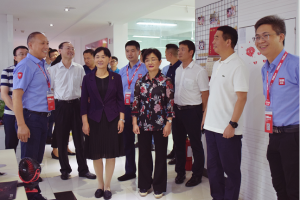 昆明市領(lǐng)導蒞臨萬順叫車深圳總部指導工作