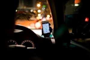 萬順叫車鋪設(shè)線下實(shí)體店 開拓空白市場