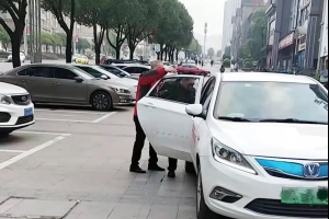 從自主創(chuàng)業(yè)到萬順叫車司機(jī)共創(chuàng)人，換個(gè)舞臺堅(jiān)持優(yōu)秀